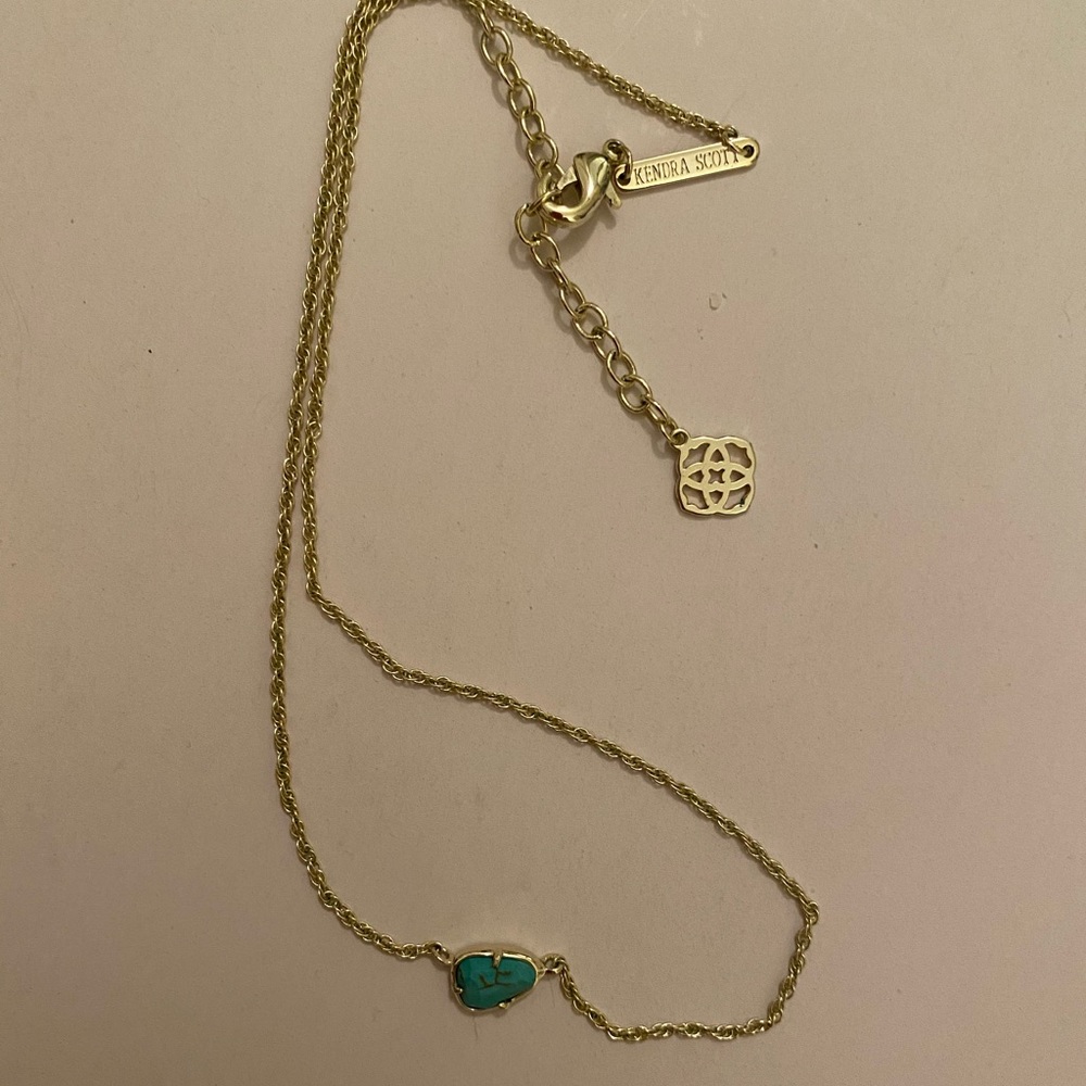 Kendra Scott simple pendant in turquoise